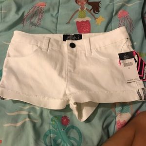 Metal mulisha White shorts